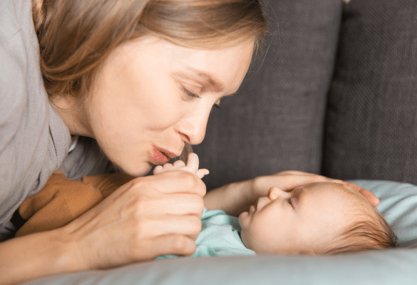 lavage de nez bébé avec mouche bébé bronchiolite