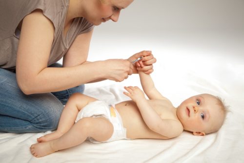 Puériculture: comment prendre soins des ongles de votre bébé