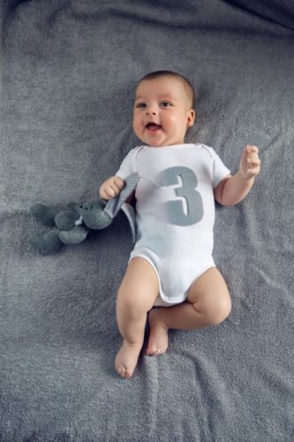 Le 3e mois de mon bébé : activités, développement, alimentation, santé