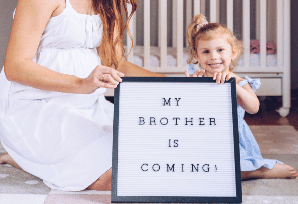 Faites participer les futurs grands frères et grandes soeurs à l'annonce de votre grossesse.