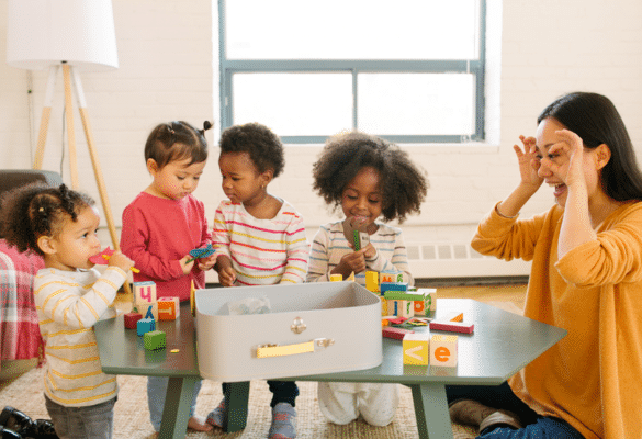 Types de crèches : Crèche associative ou parentale, un engagement plus fort des familles