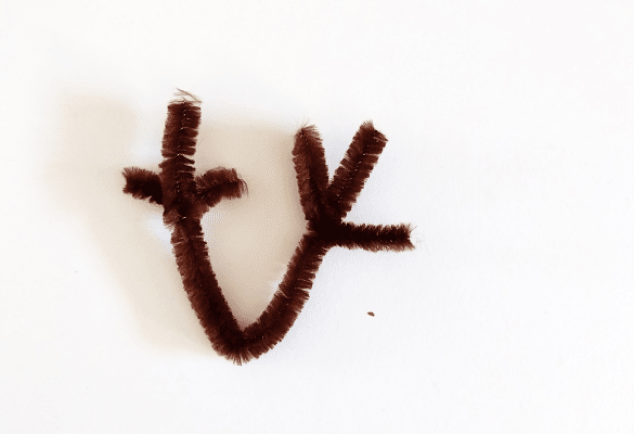 Suspension murale de Noël : fabriquez les oreilles et bois