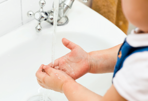 pratiques hygiene enfant lavage mains prevention maladies infantiles