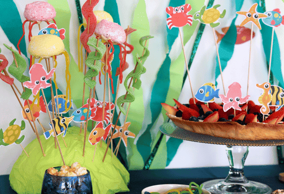 Fête sous la mer déco DIY et goûter enfant : mise en scène du buffet
