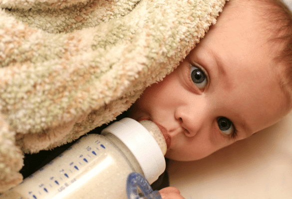 Lait 2e âge après 6 mois : choisir une formule adaptée